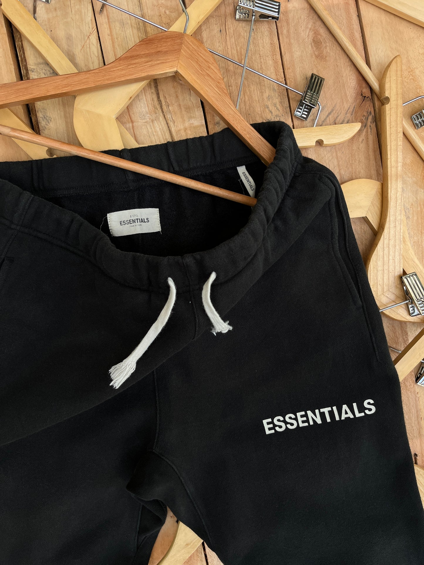 Pantalón de buzo Essentials FOG (M)