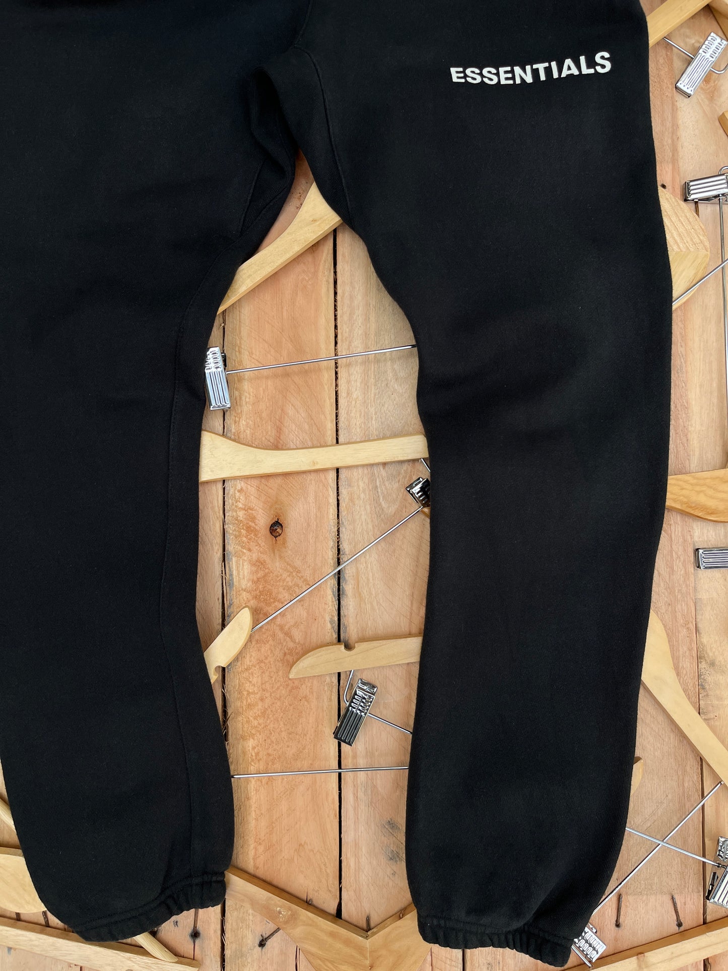 Pantalón de buzo Essentials FOG (M)