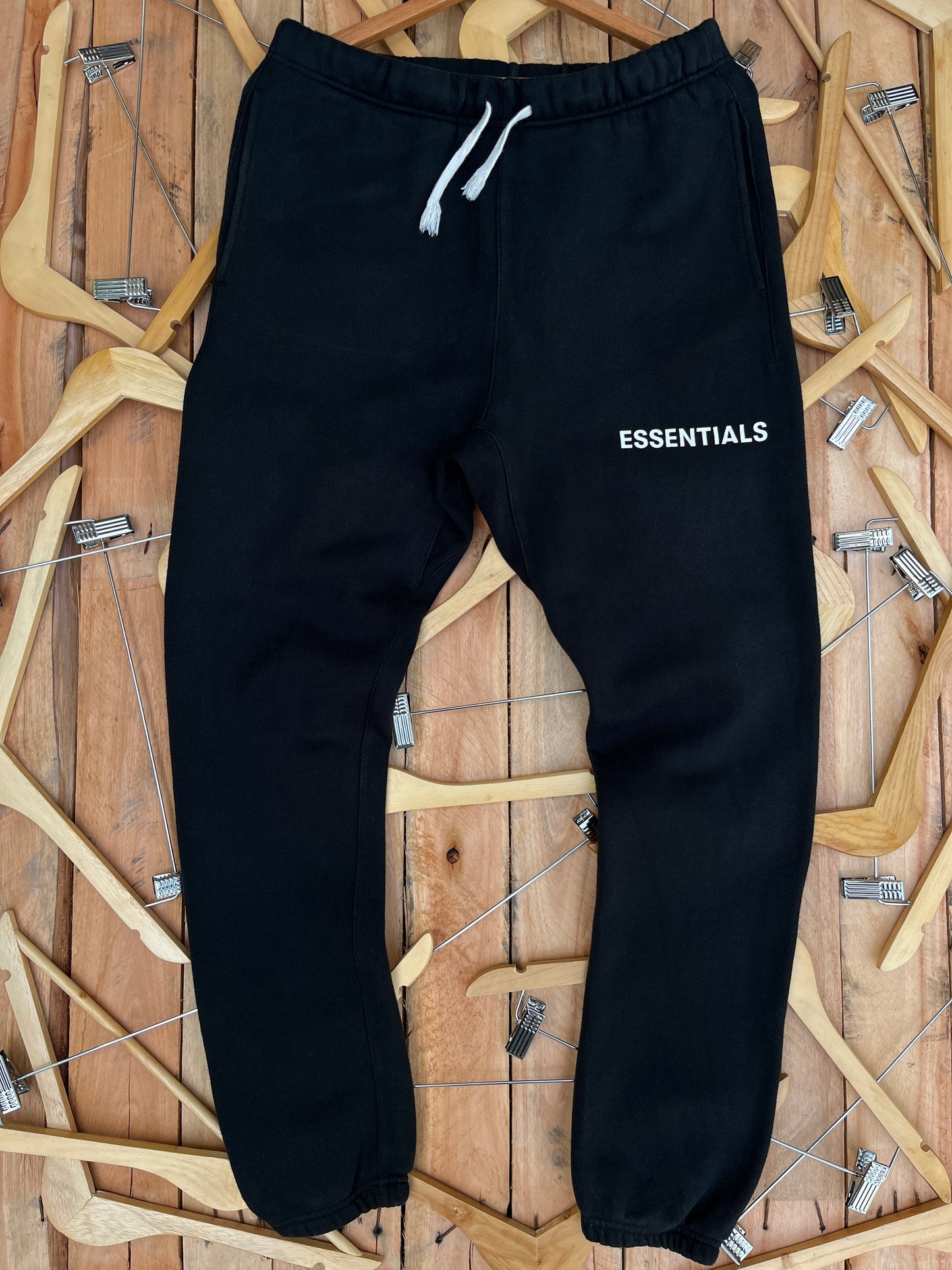 Pantalón de buzo Essentials FOG (M)